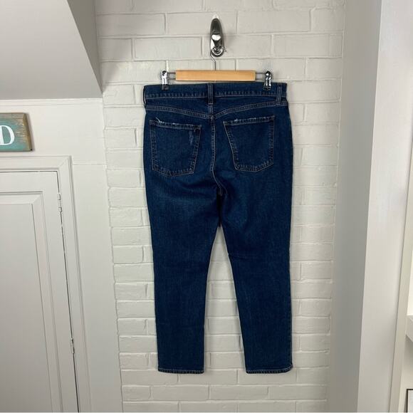 Old Navy Mid Rise Boyfriend Straight Ripped Distressed Jeans Size 6 - Picture 9 of 10
